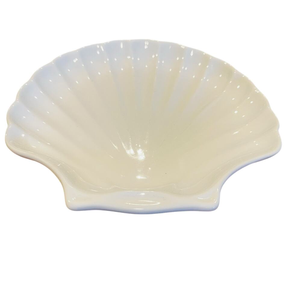 2 Cordon Bleu Shell Plates 9”x9”
